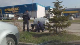 Полицаи залягат зад храст с новите камери (СНИМКА)