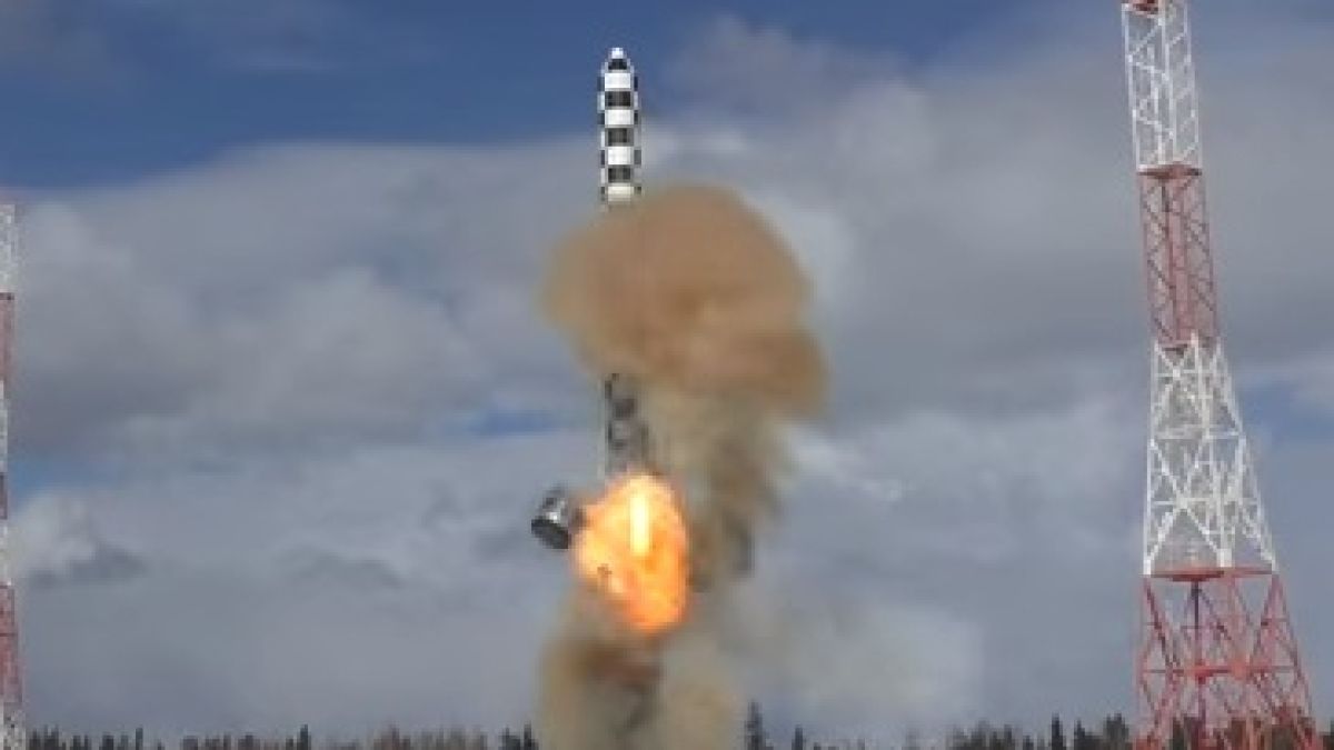 Руското МО публикува ВИДЕО с тест на ракетата "Сармат" на космодрума Плесецк