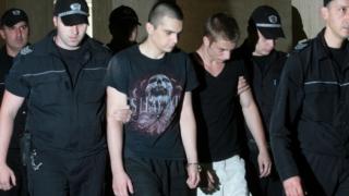 Съдът замахна със секирата и отсече главите на насилниците на бебето Еци, ето колко време ще гният в затвора