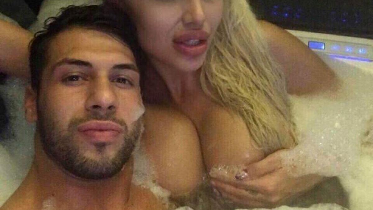 Джулиана Гани взриви мрежата с тази СНИМКА 18+ от джакузито, показа си огромните голи...
