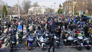 Първо в БЛИЦ! Наглост - рокерите парализираха Околовръстното шосе, окупираха и резиденция Бояна, възможни са сблъсъци!