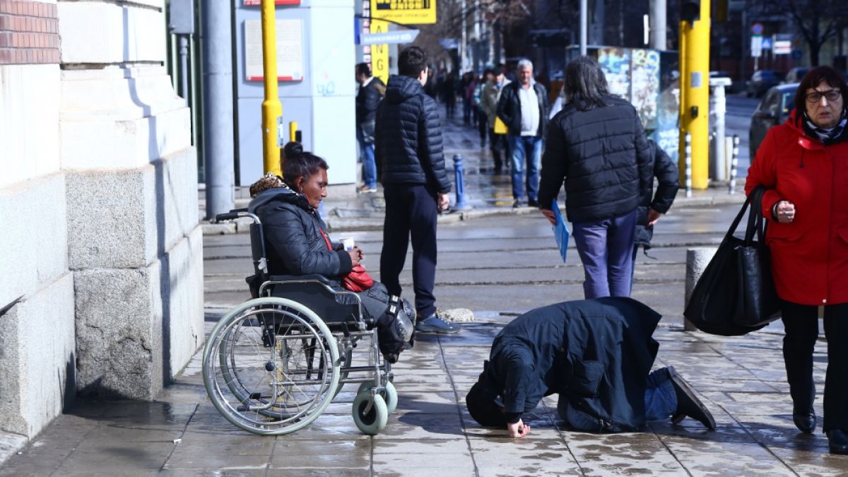 Просяци набелязват домовете ни за кражба по нагла схема