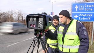 Официално: Няма измъкване за джигитите! Глобите за скорост вече ще...