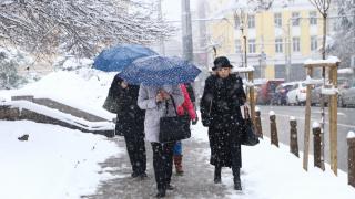 Зимата нахлува с пълна сила, 3 града побеляват!