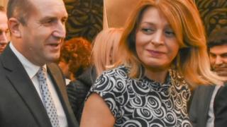 Радев дава прием за 24 май в Бояна, но жена му прикова погледите с този тоалет 