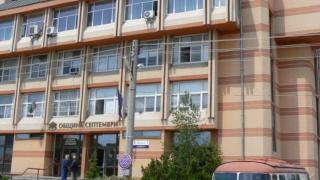Специализираната прокуратура подгони двама общинари от Септември