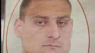 Белезници: Спипаха крадливия циганин, пребил и ограбил прочут наш режисьор (СНИМКА) 