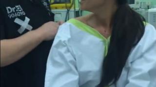 Златка Димитрова се похвали с нов бюст от д-р Енчев (СНИМКИ)
