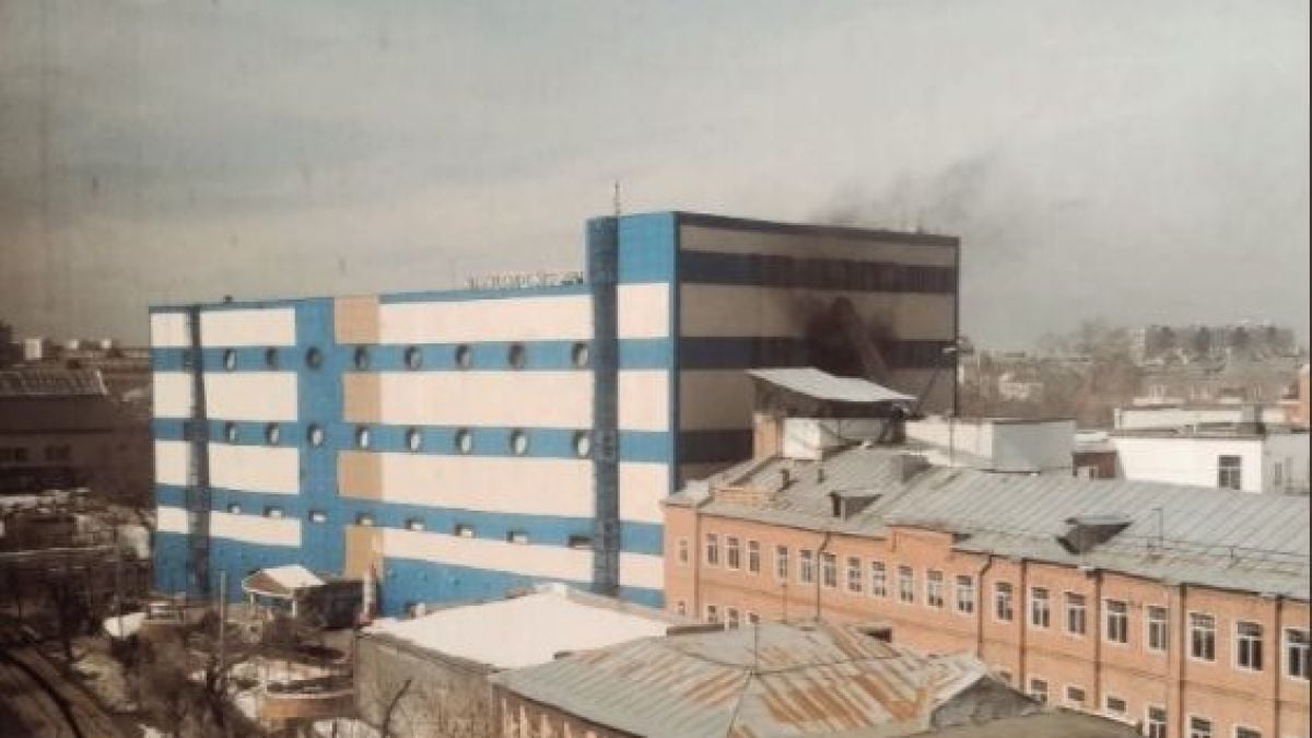 Нов огнен кошмар в Русия: Гори детски мол в Москва, има пострадали (СНИМКИ/ВИДЕО)