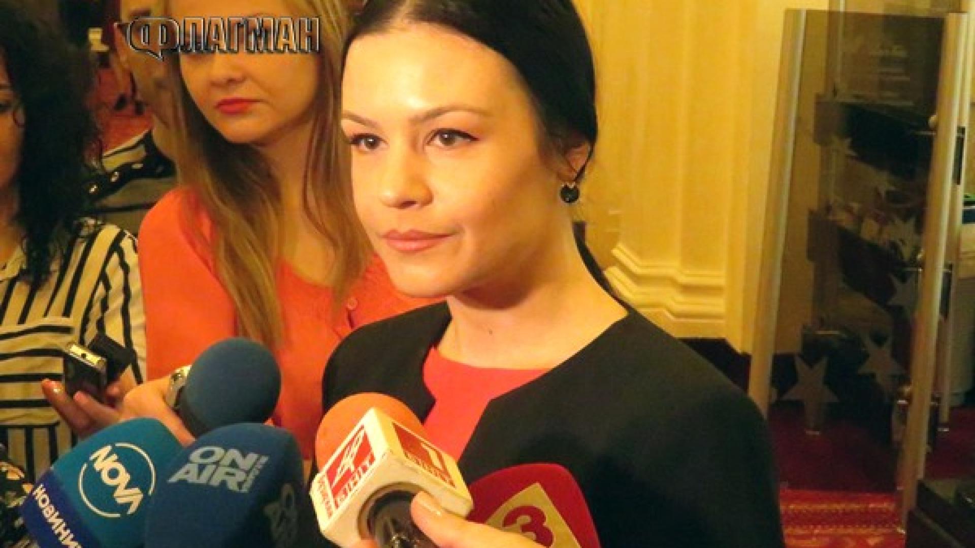 Секси депутатката от "Воля" сподели мнението си за парламента и Истанбулската конвенция (СНИМКИ)