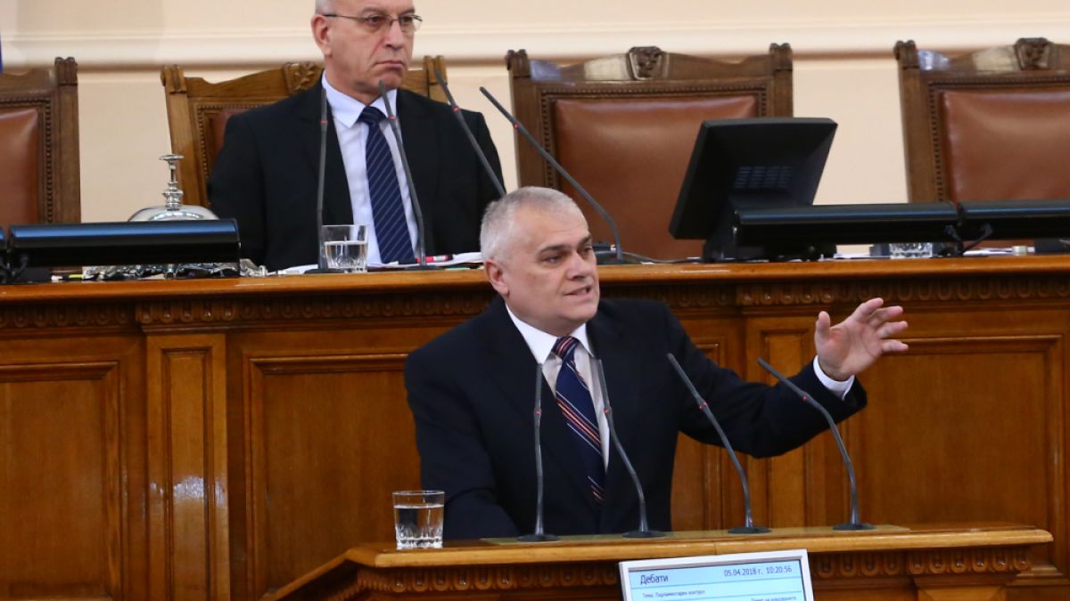 Валентин Радев призна: Чуждите шофьори масово не си плащат глобите у нас 