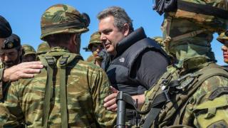  С войнствена реч министър Каменос насочи голяма гръцка войска към границата с Турция 