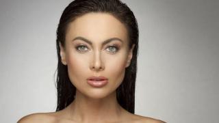 Клюкарката Лили заголи пораснало коремче и разкри кога ще най-щастливата дата в живота й (СНИМКА)