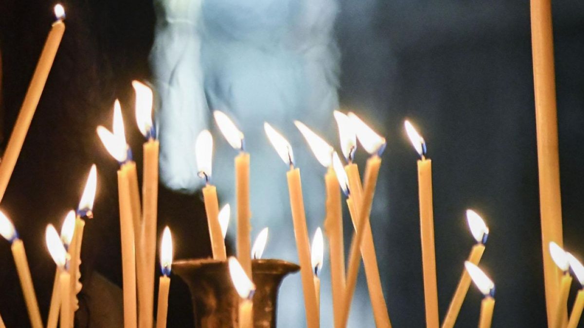 Църквата следи изкъсо да няма фалшиви свещи по Великден 