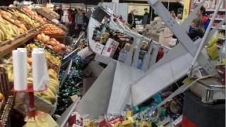 Шок! Служителка в магазин се опита да напъха нещо и ... (ВИДЕО)