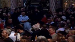 Благодатният огън слезе от небето в църквата на Божи гроб