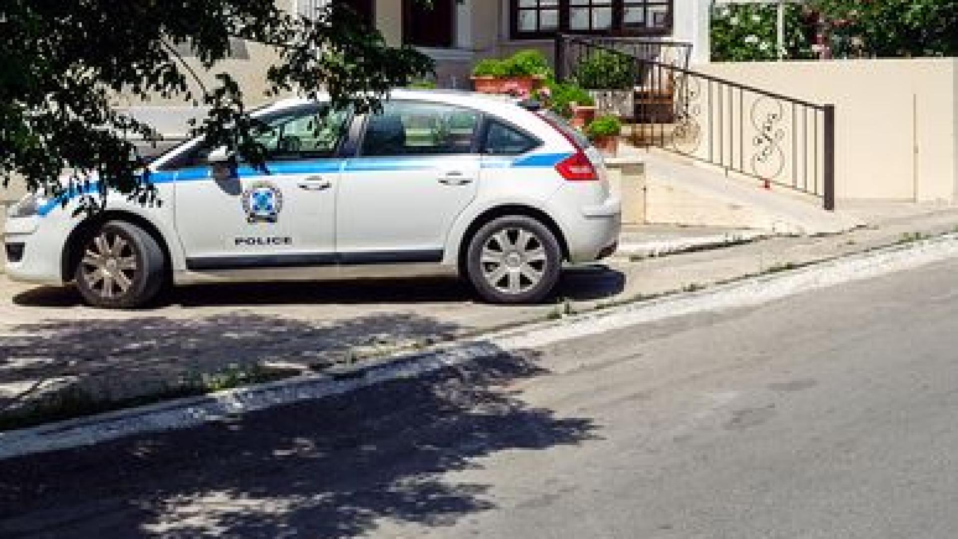 Арестуваха нелегални имигранти с фалшиви български паспорти на Крит