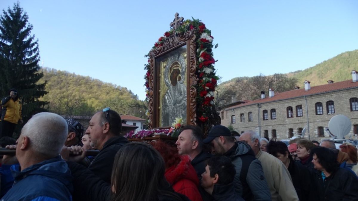 Христа от Хасково по Великден: Господ ме докосна и ме излекува от сърдечна недостатъчност (СНИМКИ/ВИДЕО)