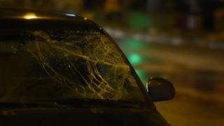 "Ауди", пълно с младежи, излезе от пътя и се заби в ограда 
