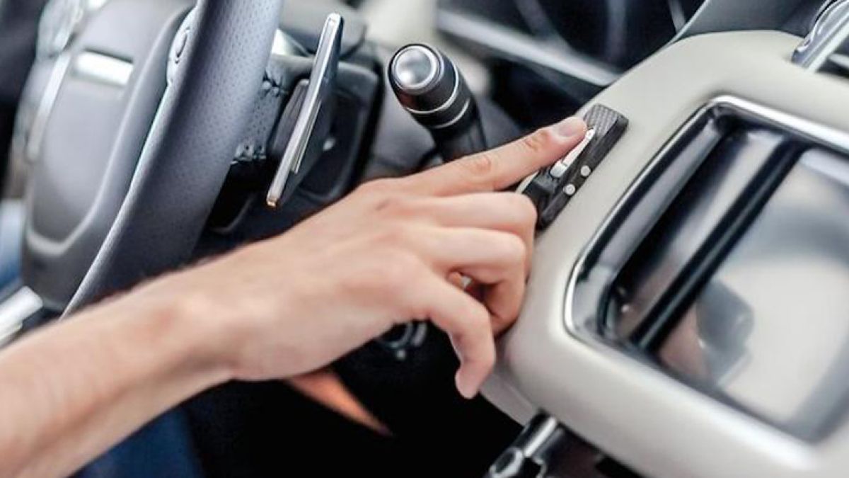 Автоджамбазите плачат! Създадоха джаджа, която пази колата от кражба, само за 300 лева