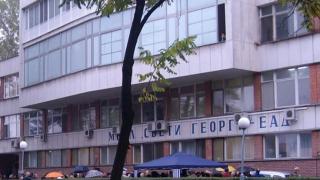 Пловдивски лекари извършиха подвиг и спасиха живота на бебе с огромен тумор на лицето и шията