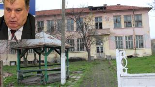 Мизерия! Останали без дом старци обитават ракиен казан