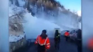 Лавина падна във френския алпийски курорт Тин (СМРАЗЯВАЩО ВИДЕО)