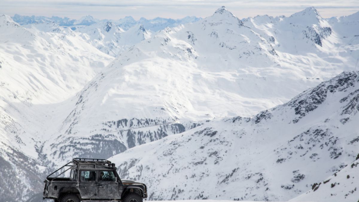 Нова „Мисия 007“ за JAGUAR LAND ROVER