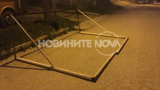 Страховит инцидент в Кокаляне на футболно игрище, има пострадало дете (СНИМКИ)