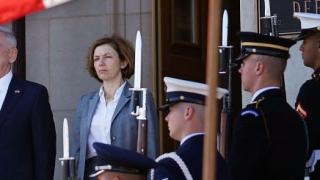 Шефката на френската армия показа с ВИДЕО началото на удара в Сирия от Средиземно море 