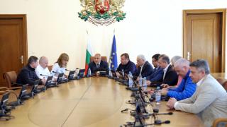 Първи СНИМКИ от извънредната среща, свикана от Борисов заради Сирия