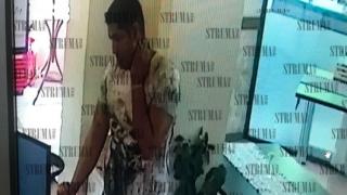Този ловък апаш поиска да си плати сметката на бара, но заедно с бележката прибра и... (СНИМКИ/ВИДЕО)