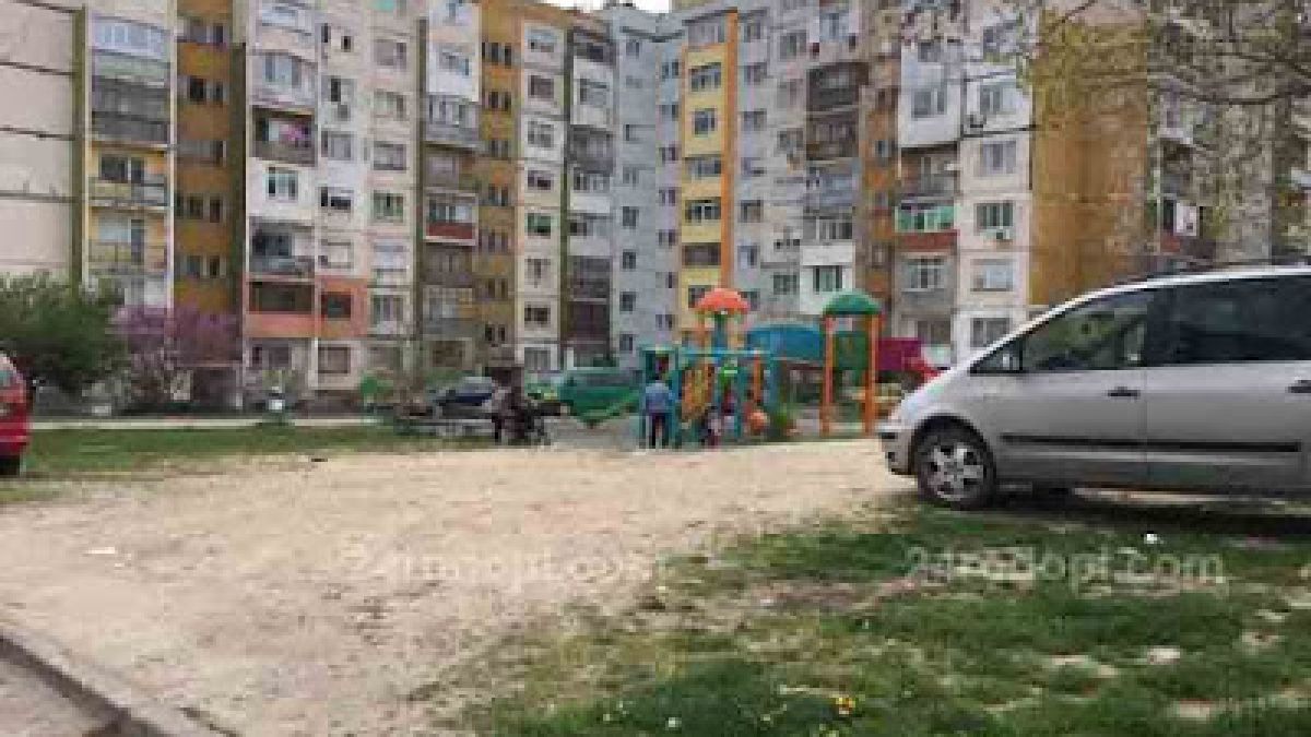 Ученик опита да отвлече и изнасили момиченце на детска площадка, но се размина със затвора 