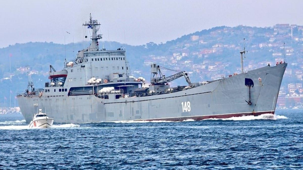 "Дейли мейл": Подготвя ли се отговор? Руски военни кораби, натоварени с военна техника се насочват към Сирия (СНИМКИ)