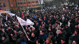 Протестиращи в Ереван блокираха централните улици (ВИДЕО)