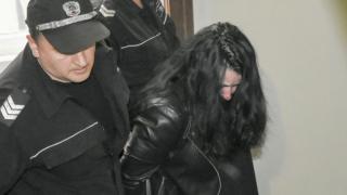 Ето как Цвета Таскова, която окървави АМ "Тракия" навръх фаталния петък 13-и, пробва да финтира съда и да отърве ареста