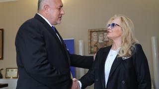 Борисов посрещна уникалната Силви Вартан (СНИМКИ/ВИДЕО)