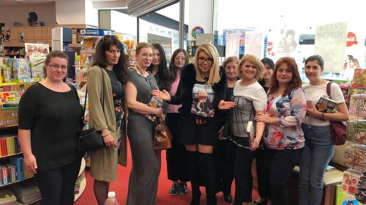 Ваня Червенкова направи грандиозно представяне на книгата си „Кодово име: Живот“ (СНИМКИ)