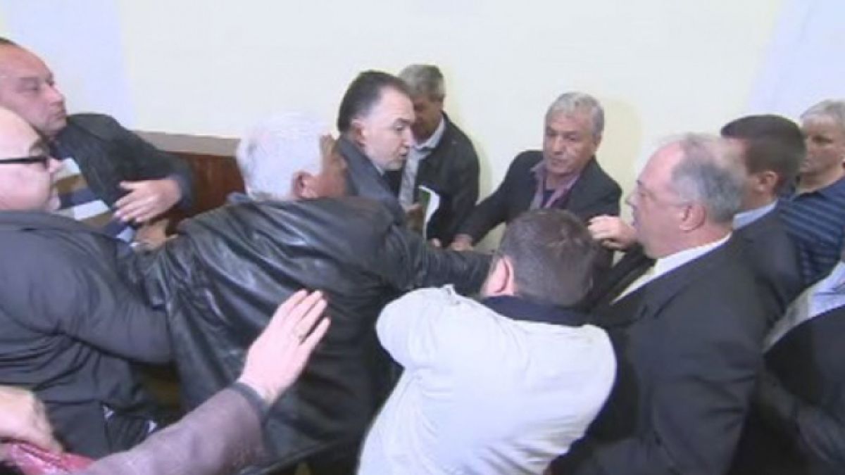 Още за позорния екшън в СДС: Синята идея се превърна в ... бой до синьо (ВИДЕО)
