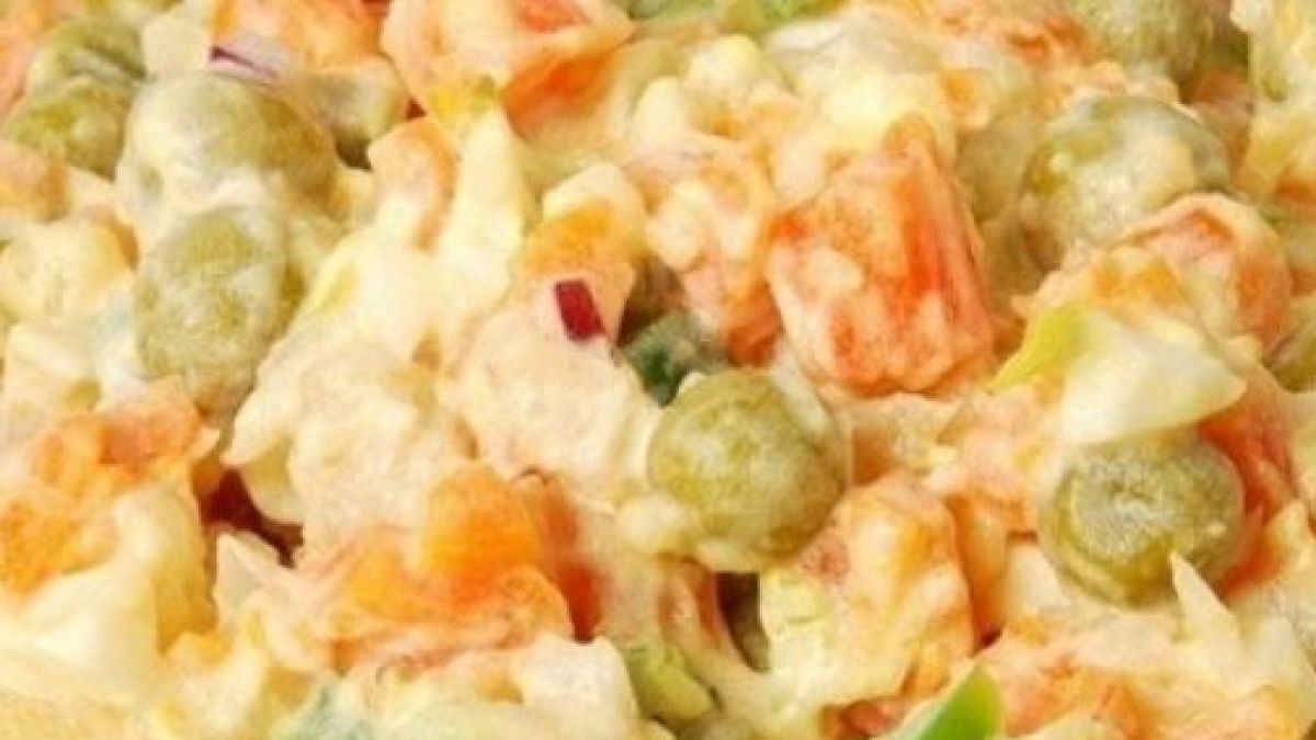 Тази салата с диетично пиле е най-новата вкусотия
