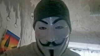 Чували ли сте за хакерите с бели шапки? Това е историята на бургазлия, който се бори с измамници и педофили