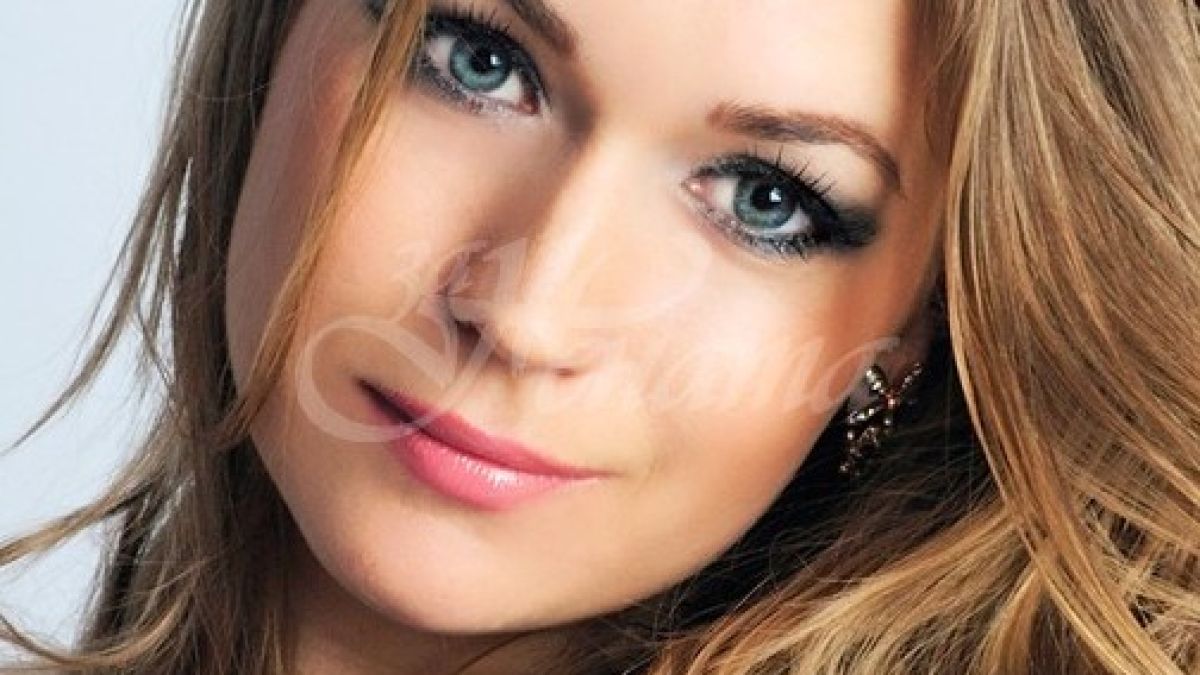 Топ 6 на женските имена, които привличат щастието на дамите като магнит (СНИМКИ)