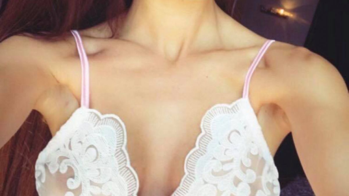 Първо в БЛИЦ! Мегз си навири зърната, показа големи ареоли (СНИМКИ 18+)
