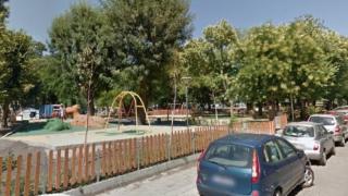 Бургаски безделник седна да пие вино в Борисовата градинка, удари майка пред очите на сина й и...