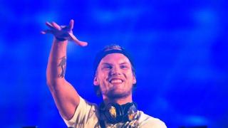 Братът на Avicii вече е в Оман, за да разбере истината за смъртта на диджея