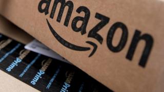 Купувачите на Amazon се ужасиха от детски тениски с особен надпис (СНИМКА)