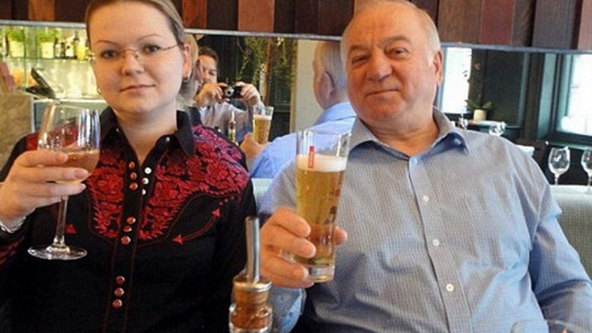Годеникът на Юлия Скрипал и майка му потънаха вдън земя след инцидента в Солсбъри 