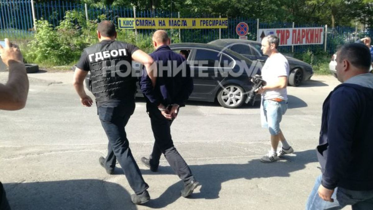 Първи СНИМКИ и ВИДЕО от ареста на корумпираните даяджии в Благоевград, ето какви подкупи са прибирали