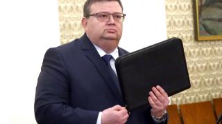 Цацаров на изненадваща среща в парламента