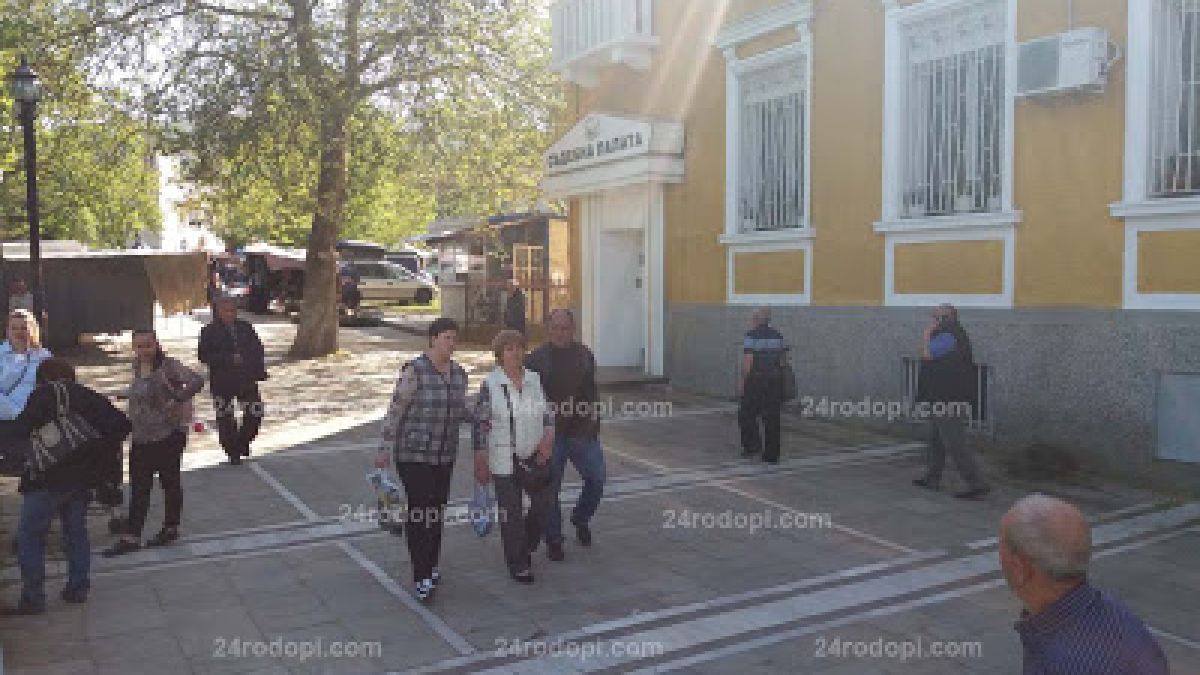 Напрежение в Момчилград! Близките на зверски убитата Дамла се стягат за протест